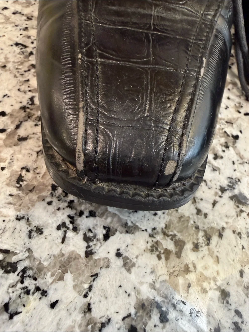 Men's Black Croc-Embossed Lace-Up Derby Shoes